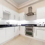 Captivating 3Br Flat, 5 Min To Hyde Park