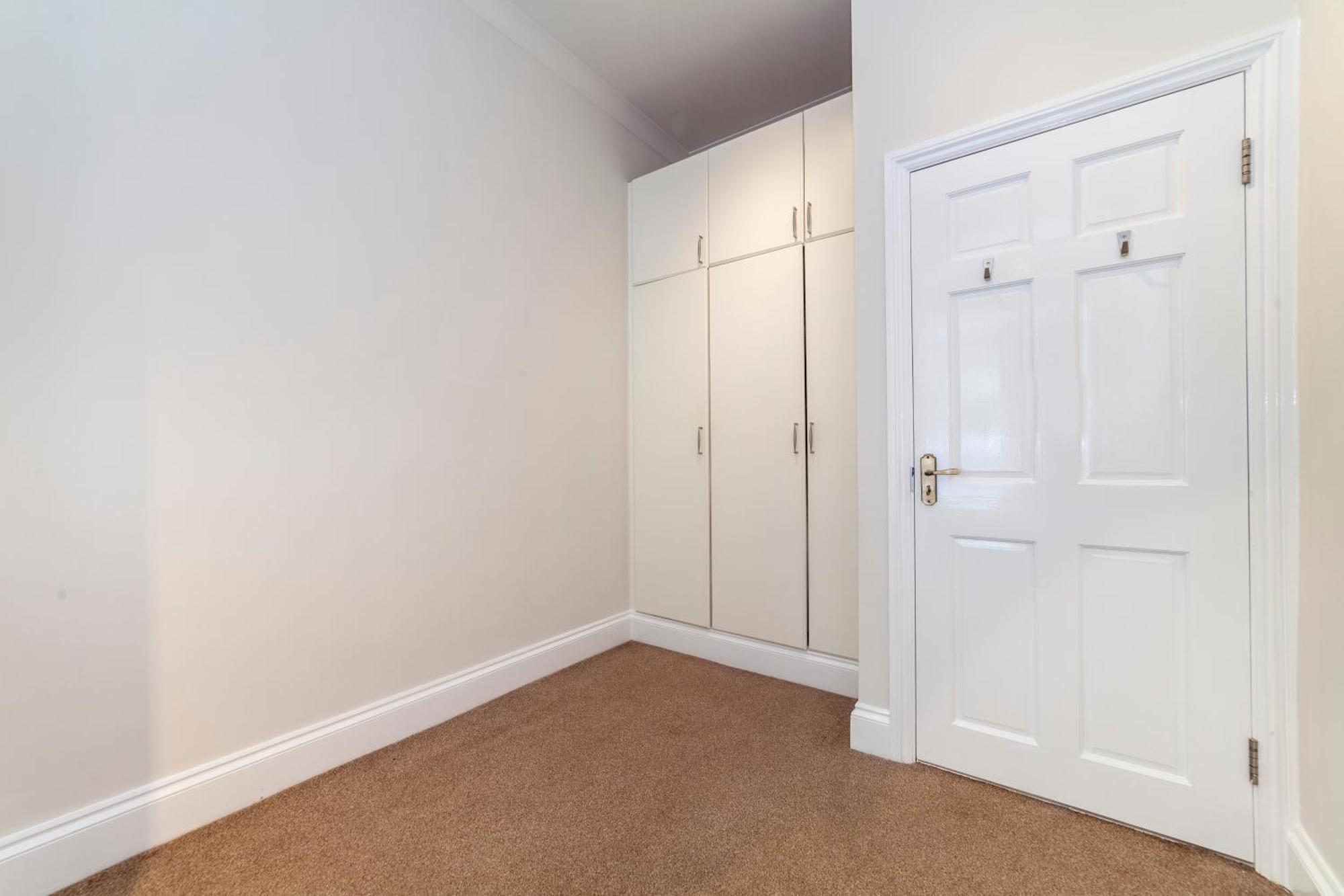 Captivating 3br Flat, 5 Min To Hyde Park Apartment
