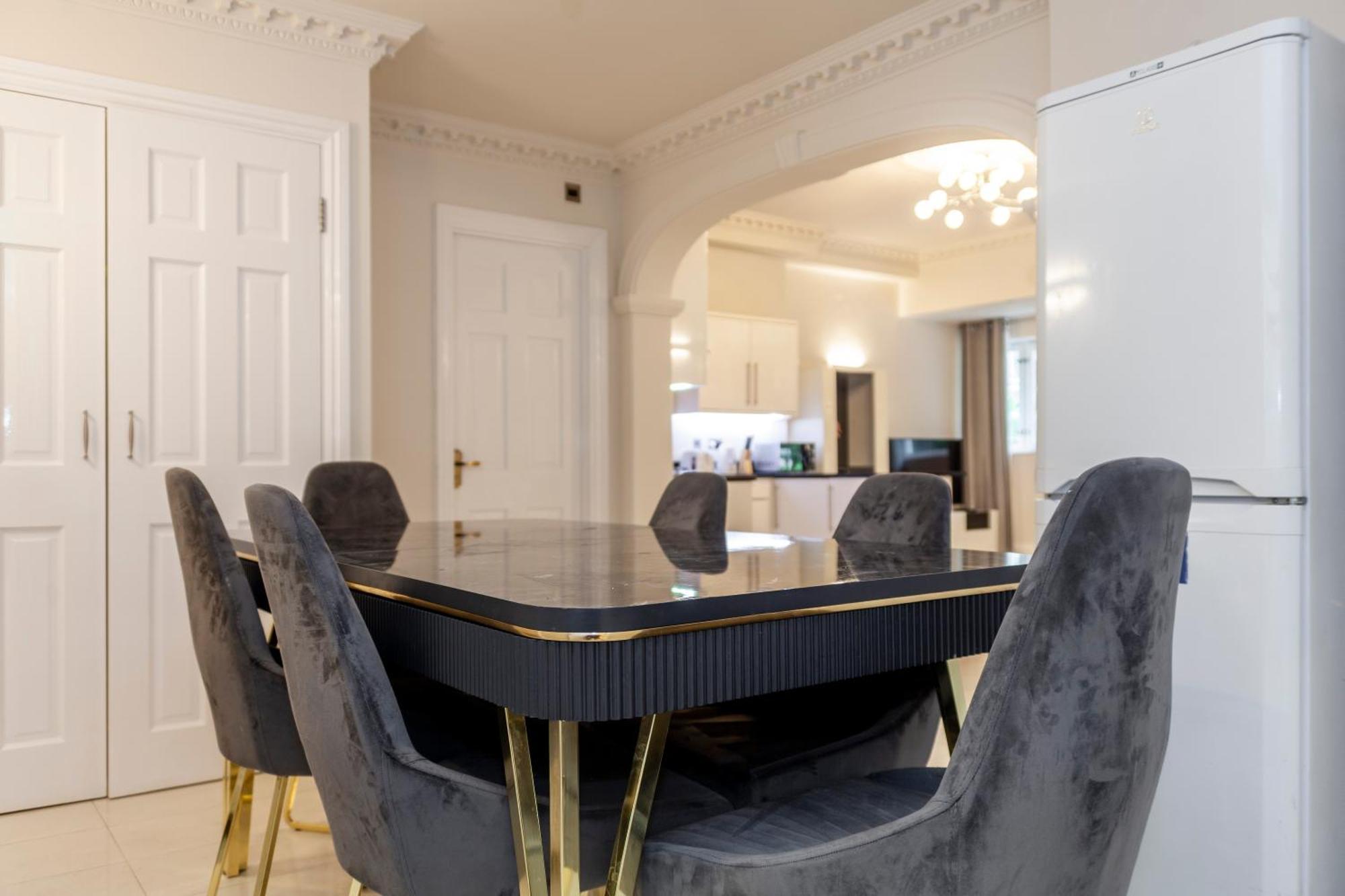 Apartment Captivating 3br Flat, 5 Min To Hyde Park